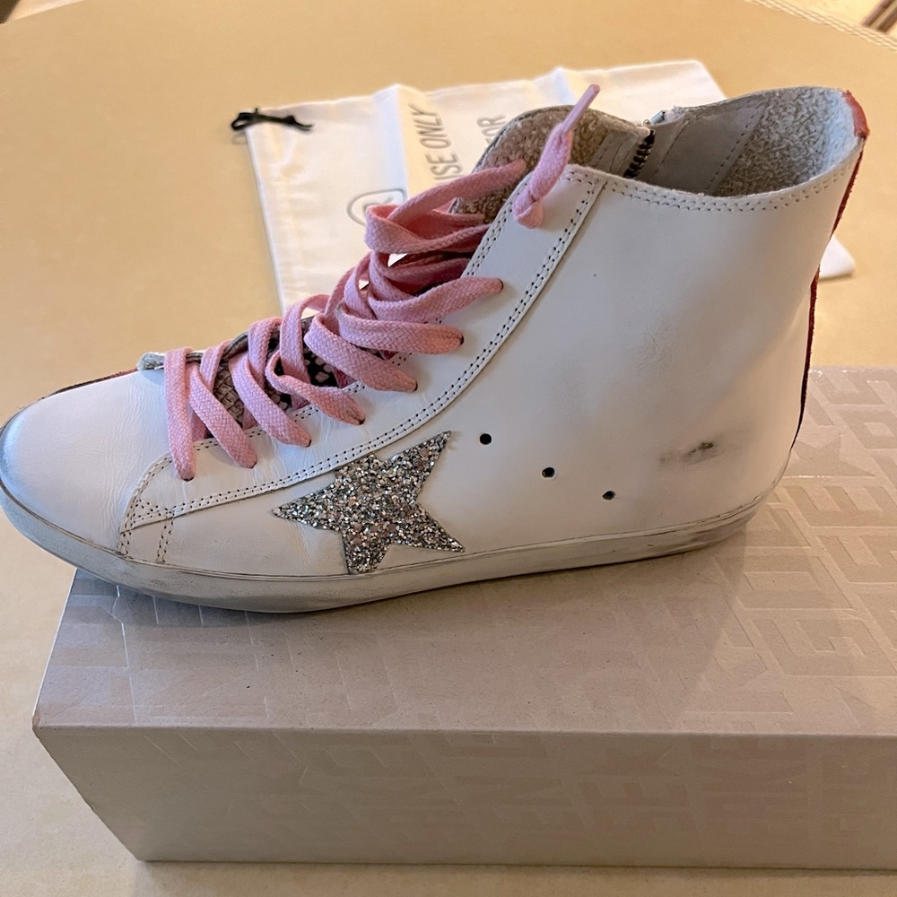 Golden Goose Sneakers size 39. Only worn one time